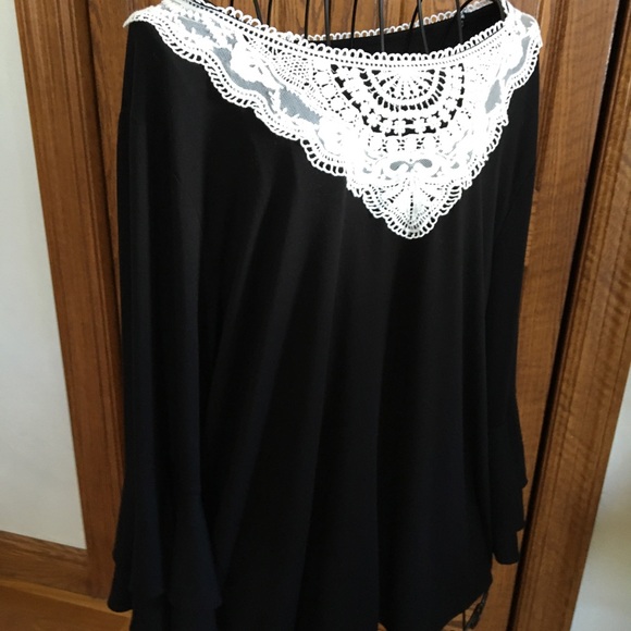 NWT  Lagerfeld Black Top with White Lace Collar - Picture 6 of 8